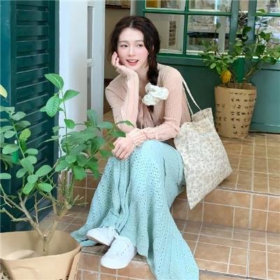 红十字背后